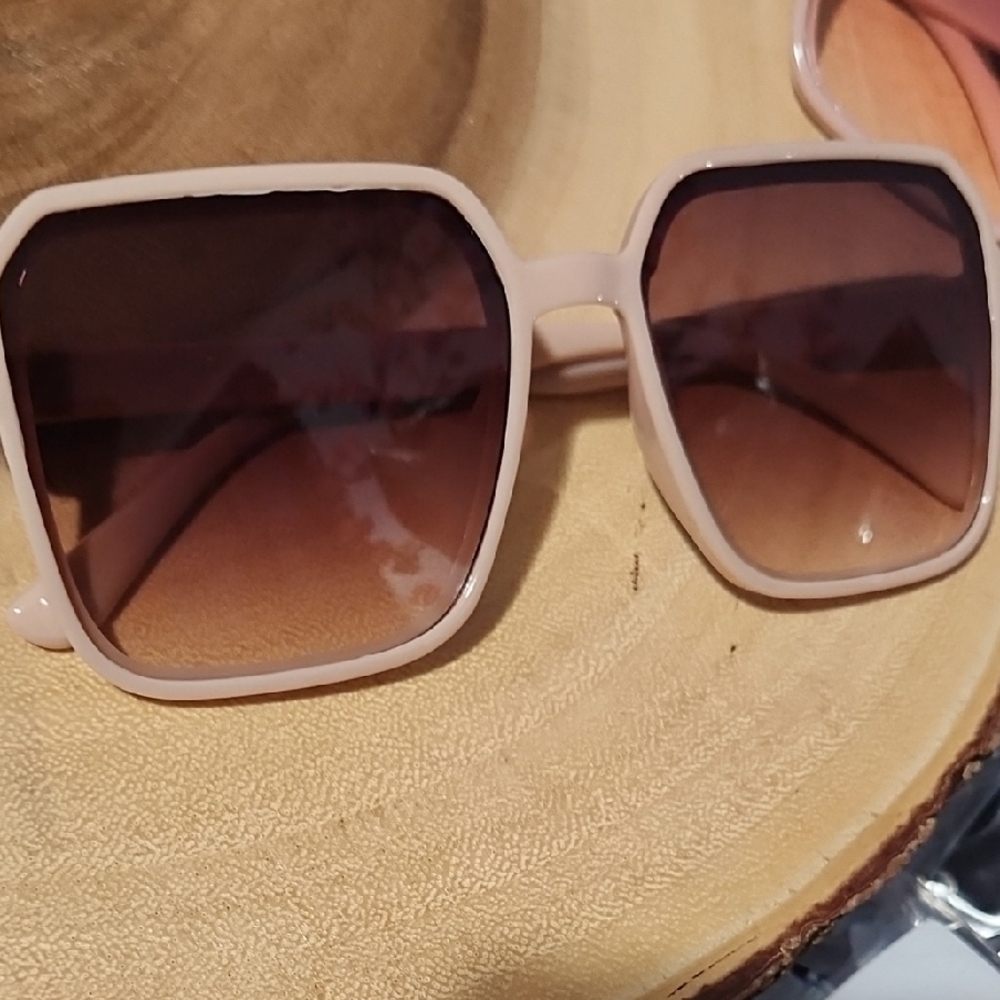 (6) Large Stylish Square Retro Sunglasses *Great for All Your Outfit Needs* New - Picture 3 of 9